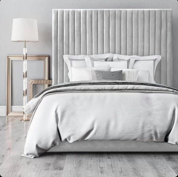 Light grey store velvet bed